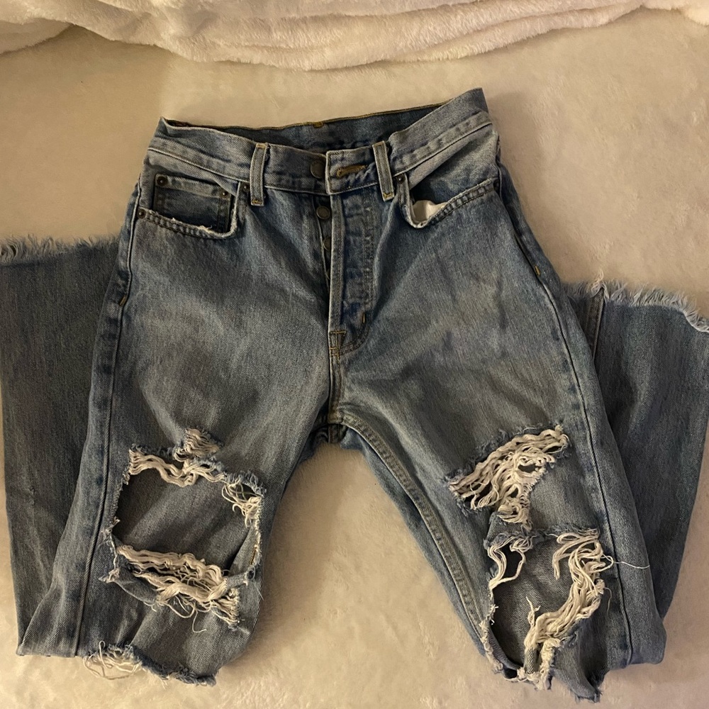 LF LIGHT WASH JEANS